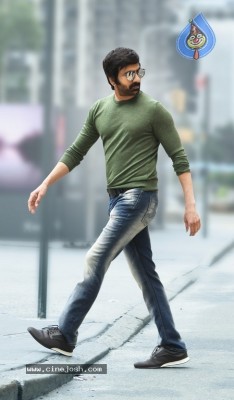 Amar Akbar Anthony Movie Still