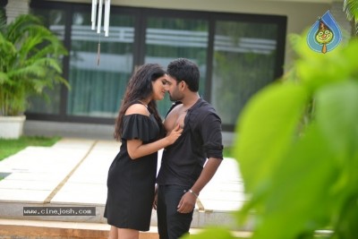 Anthaku Minchi Movie New Stills
