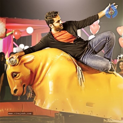 Chal Mohana Ranga New Stills