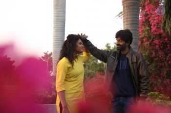 Chinni Chinni Ashalu Nalo Regene Photos and Posters