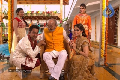 Iruvar Oppandham Movie Working Stills And Photos