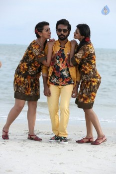 Kadavul Irukan Kumaru Tamil Film Photos