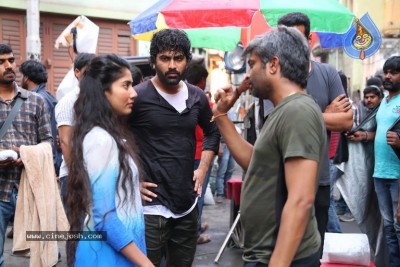 Padi Padi Leche Manasu Movie Working Stills