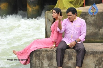 Pandugadu Photo Studio Movie Stills