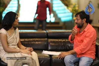 Raaga 24 Gantallo Movie Working  Stills