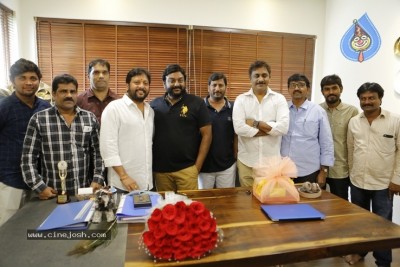 Raagala 24 Gantallo Movie  Poster Launch Photos