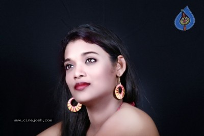 Rangeela Movie Stills And Posters