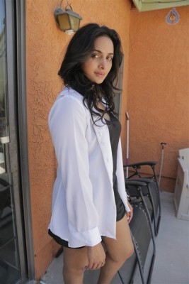 Vaadu Osthadu Movie Stills