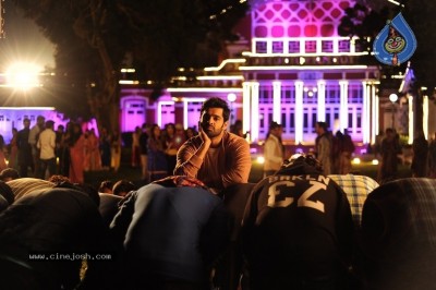 Vunnadi Okate Zindagi Movie Stills