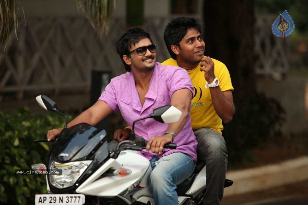 1000 Abaddalu Movie Stills - 6 / 15 photos