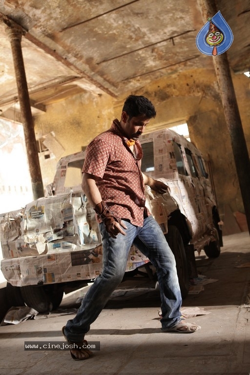 10 Movie Photos - 3 / 9 photos