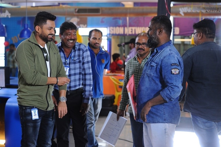 118 Movie Working Stills - 2 / 7 photos