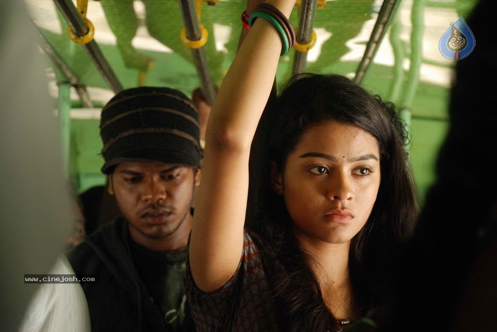 18 Vayasu Movie Stills - 31 / 37 photos