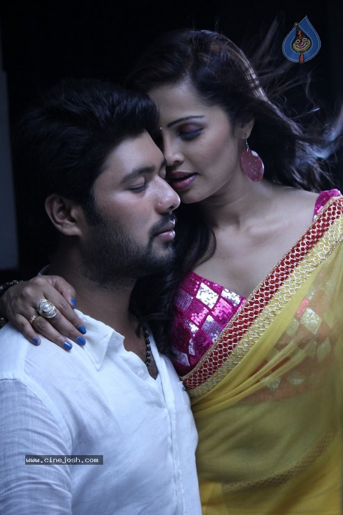 1 Pandhu 4 Run 1 Wicket Tamil Movie Stills - 3 / 60 photos