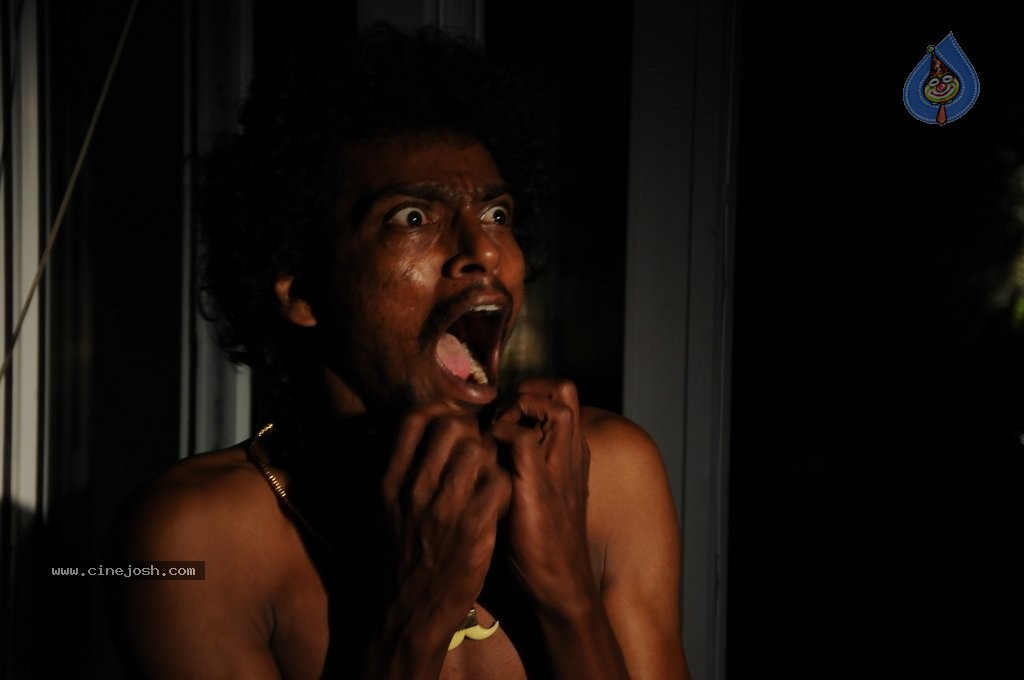 1 Pandhu 4 Run 1 Wicket Tamil Movie Stills - 7 / 60 photos