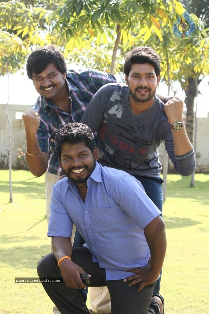 1 Pandhu 4 Run 1 Wicket Tamil Movie Stills - 15 / 60 photos
