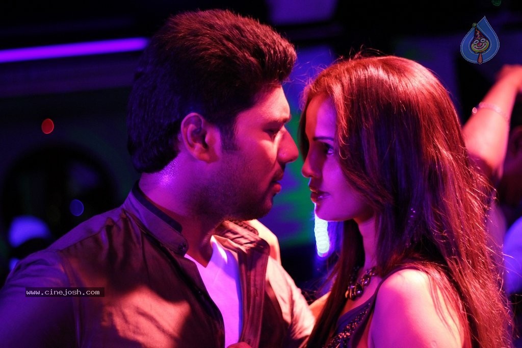 1 Pandhu 4 Run 1 Wicket Tamil Movie Stills - 19 / 60 photos