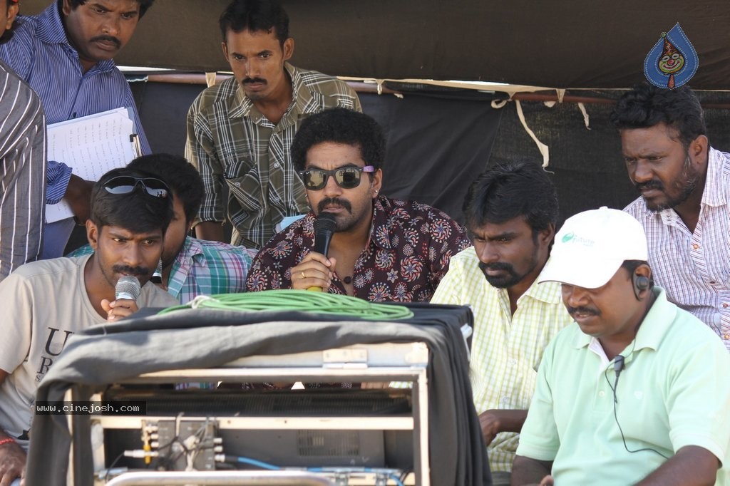 1 Pandhu 4 Run 1 Wicket Tamil Movie Stills - 34 / 60 photos