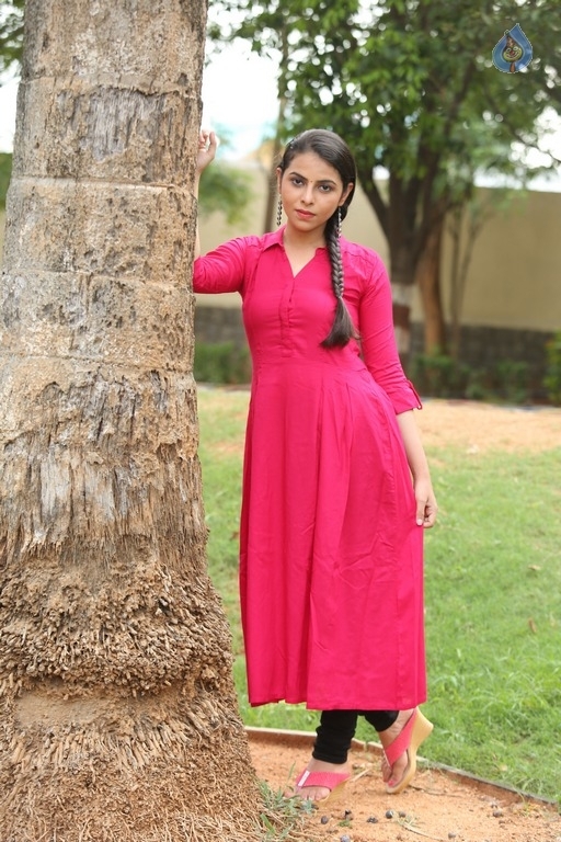 2 Friends Movie Photos - 3 / 12 photos