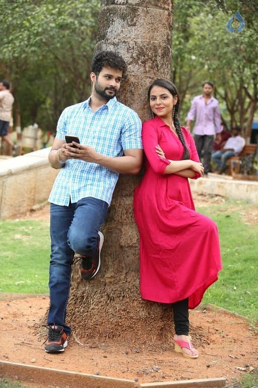 2 Friends Movie Photos - 8 / 12 photos