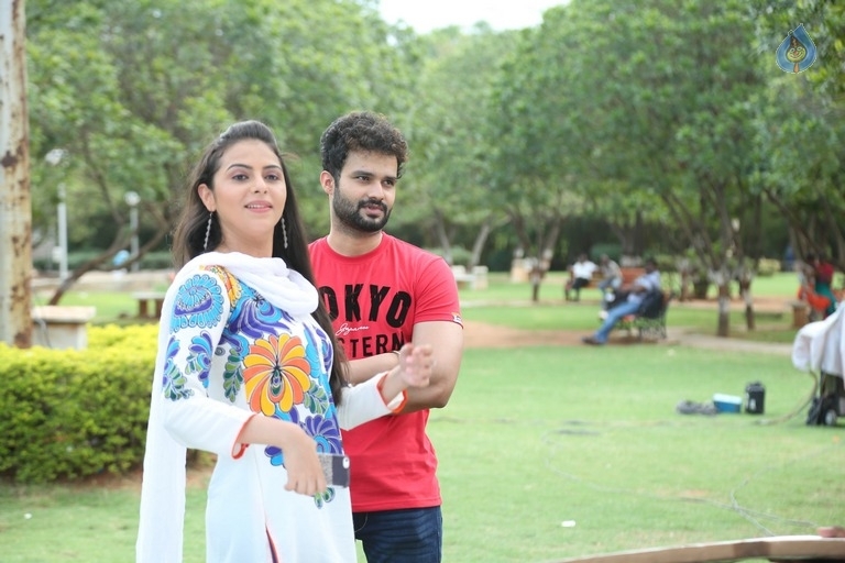 2 Friends Movie Photos - 11 / 12 photos