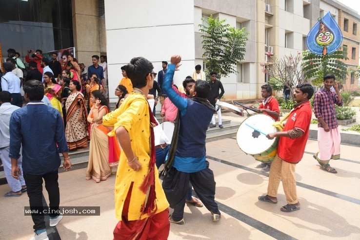 30 Rojullo Preminchatam Ela  Team at Warangal - 28 / 63 photos