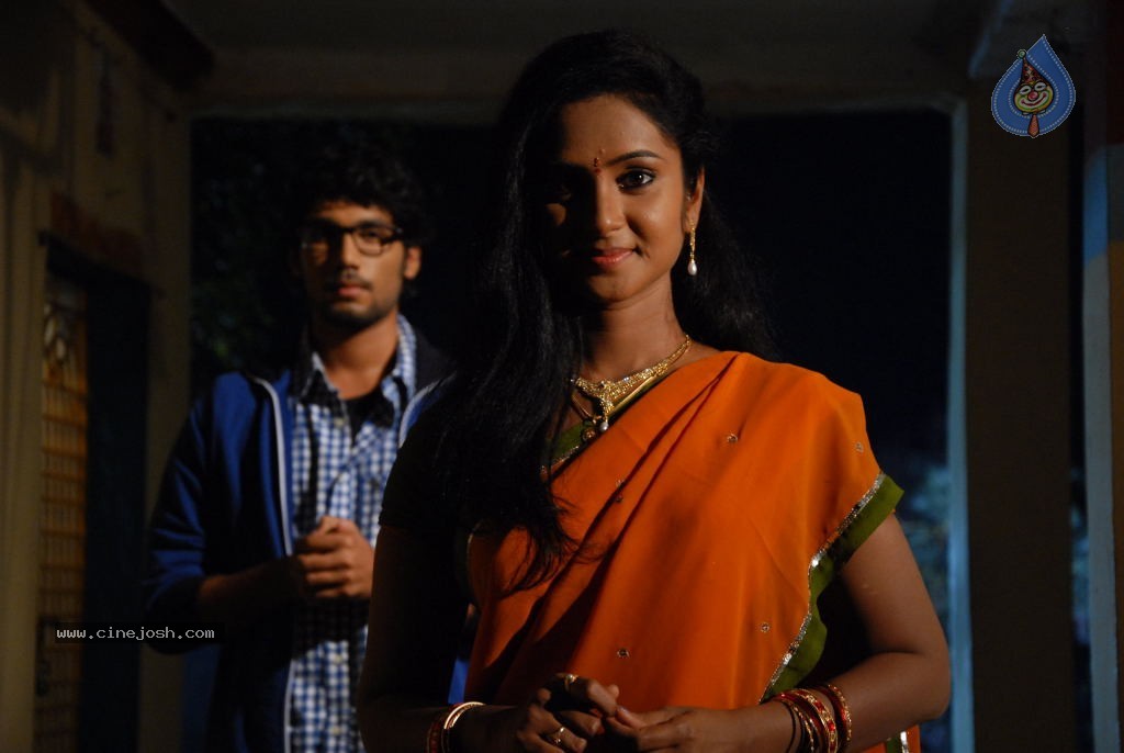 33 Premakathalu Movie Stills - 12 / 16 photos
