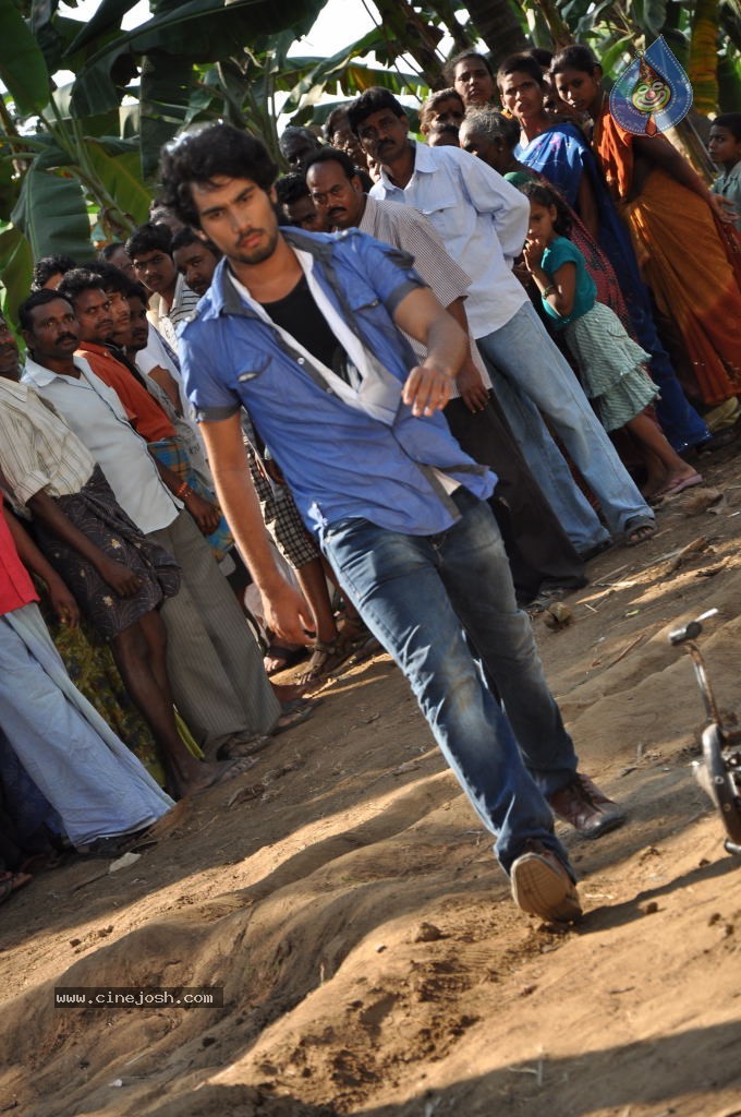 33 Premakathalu Movie Stills - 13 / 16 photos