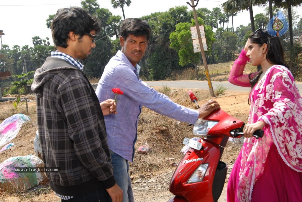 33 Premakathalu Movie Stills - 14 / 16 photos