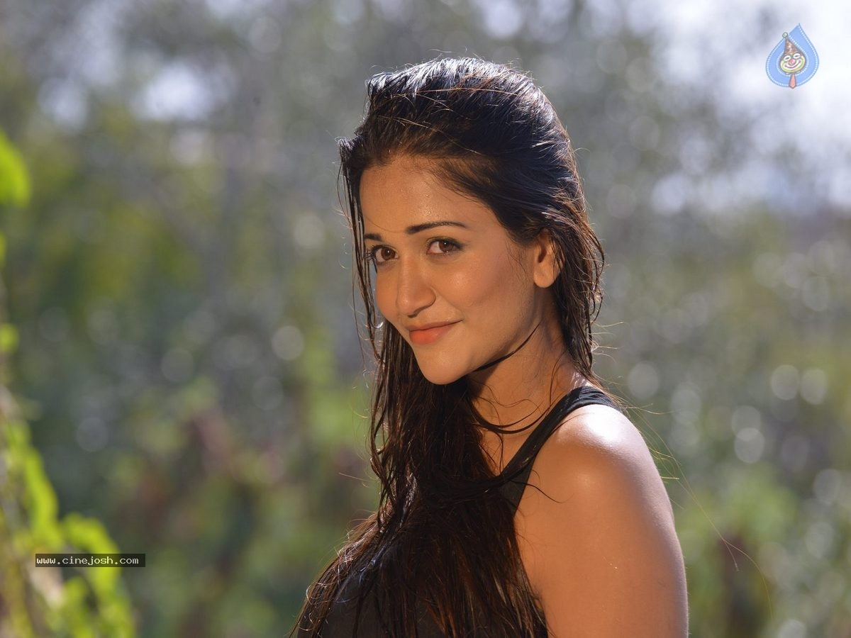 365 Days Movie Stills - 13 / 18 photos