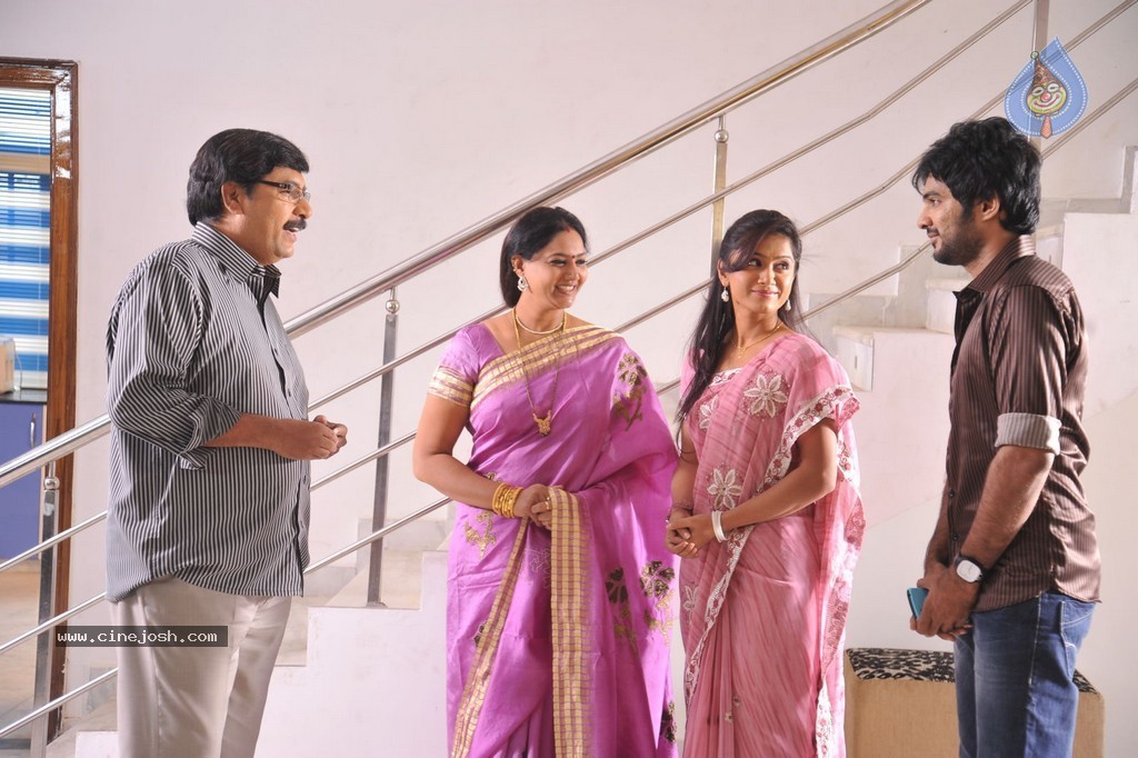 3 Idiots Movie Stills - 1 / 23 photos