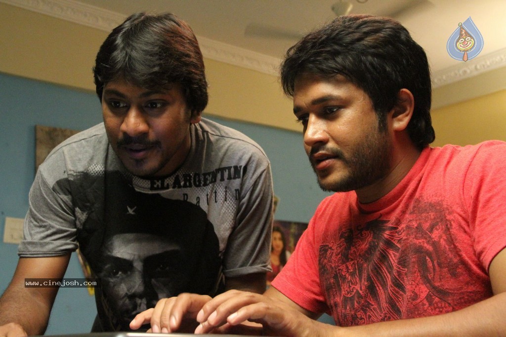 3 Idiots Movie Stills - 2 / 23 photos