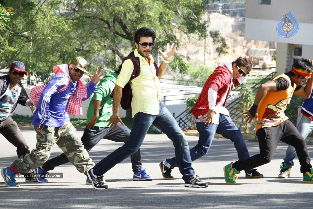 3 Idiots Movie Stills - 10 / 23 photos
