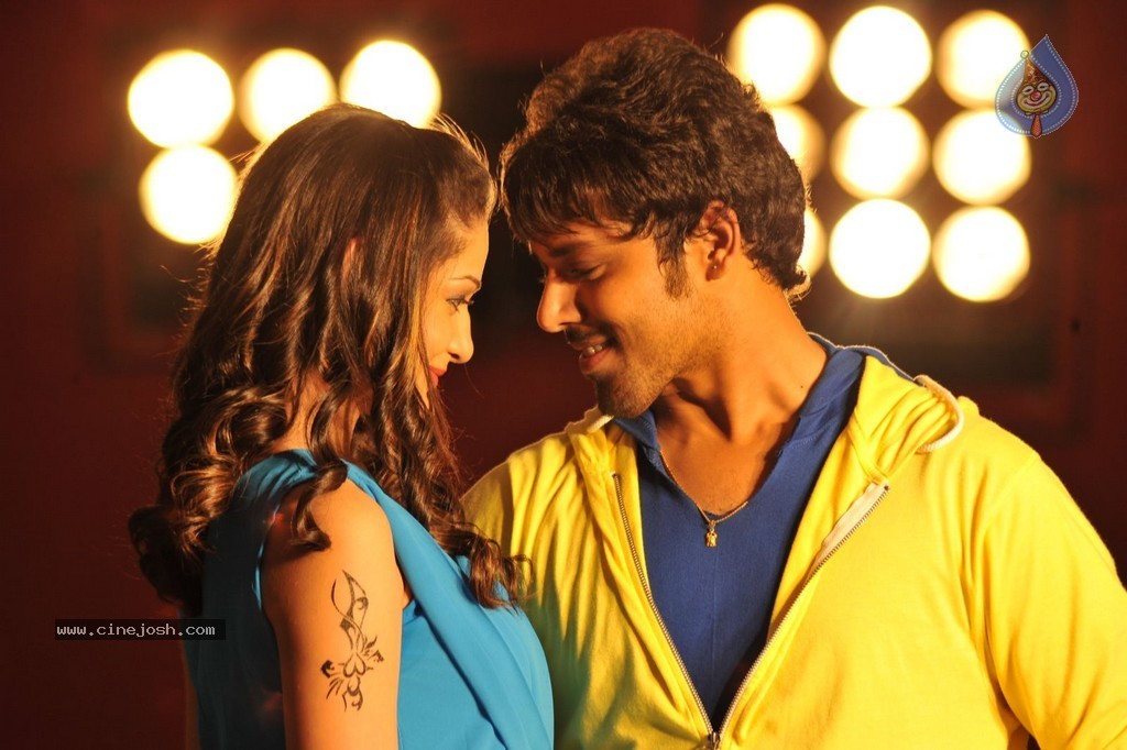 3 Idiots Movie Stills - 13 / 23 photos