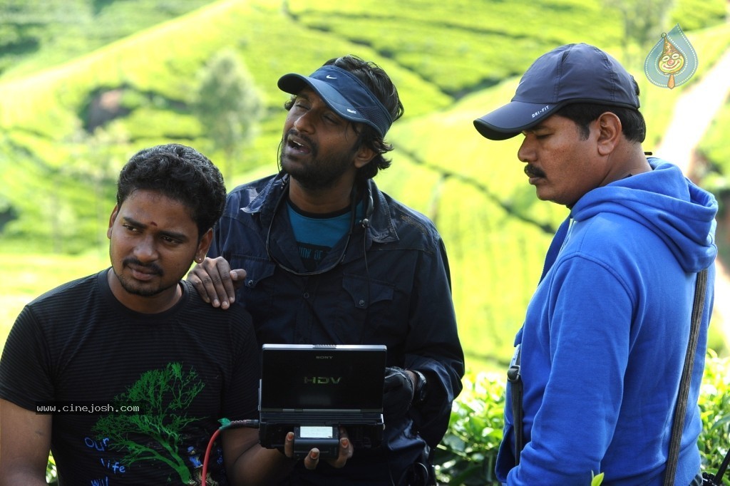 3 Idiots Tamil Movie Remake Working Stills  - 4 / 32 photos