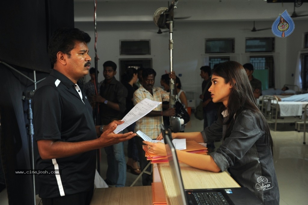 3 Idiots Tamil Movie Remake Working Stills  - 12 / 32 photos