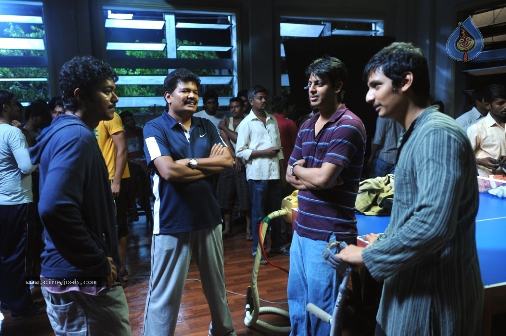 3 Idiots Tamil Movie Remake Working Stills  - 21 / 32 photos