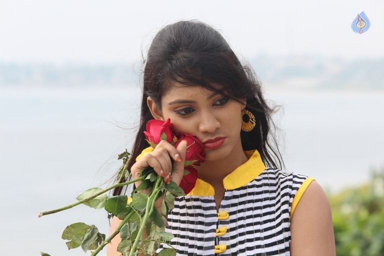 4G Movie New Photos - 53 / 55 photos