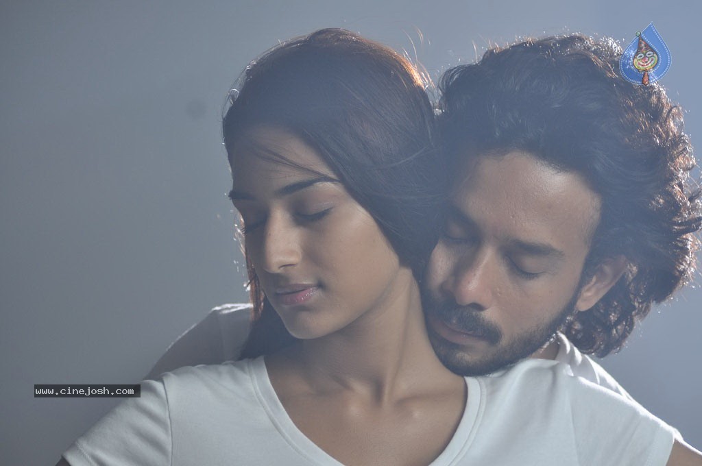 555 Tamil Movie New Stills - 24 / 89 photos