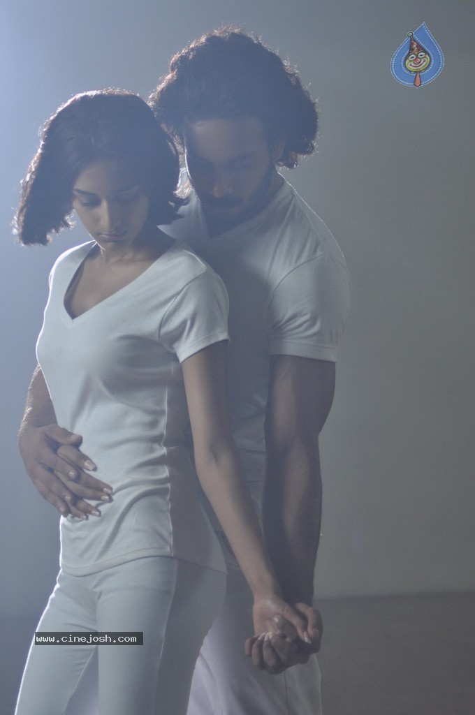 555 Tamil Movie New Stills - 55 / 89 photos