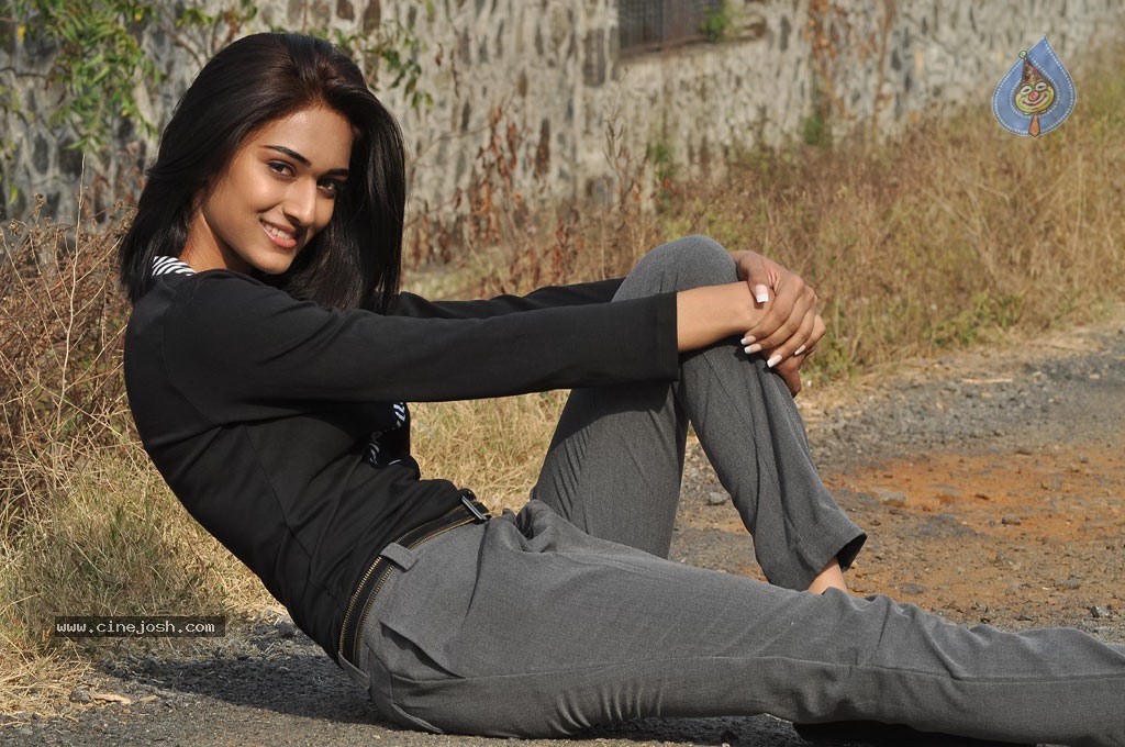 555 Tamil Movie New Stills - 71 / 89 photos