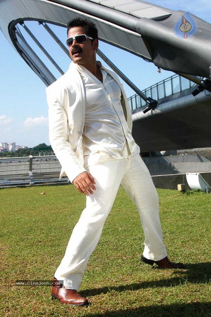 6 Candles Tamil Movie Stills Photo 4 of 26