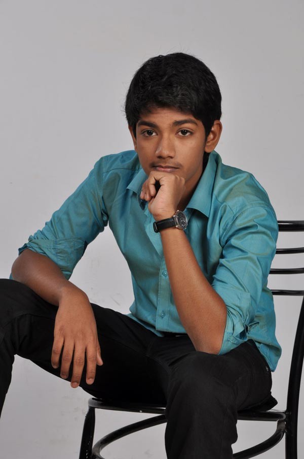 9th Class Movie Stills - Pranay, Rachita  - 5 / 15 photos