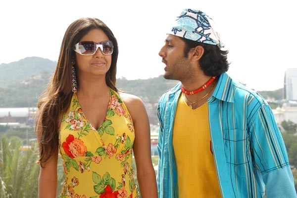 Maaro Movie - Nitin, Meera Chopra Stills - 22 / 32 photos