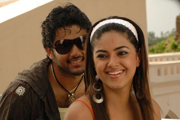 Maaro Movie - Nitin, Meera Chopra Stills - 23 / 32 photos