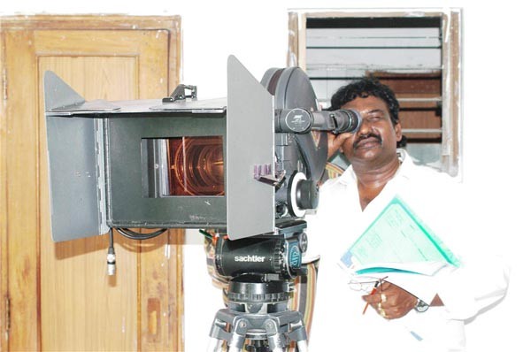 Najarana Movie - Kalyani, Suman Stills - 8 / 21 photos