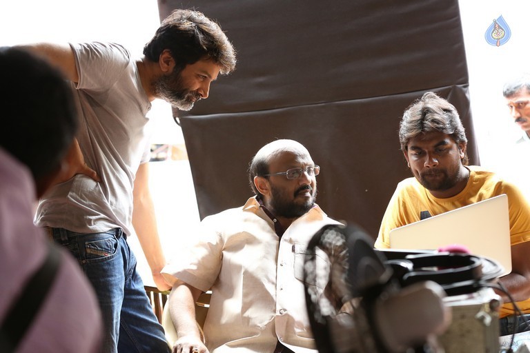 A Aa Movie Latest Posters and Photos - 11 / 57 photos