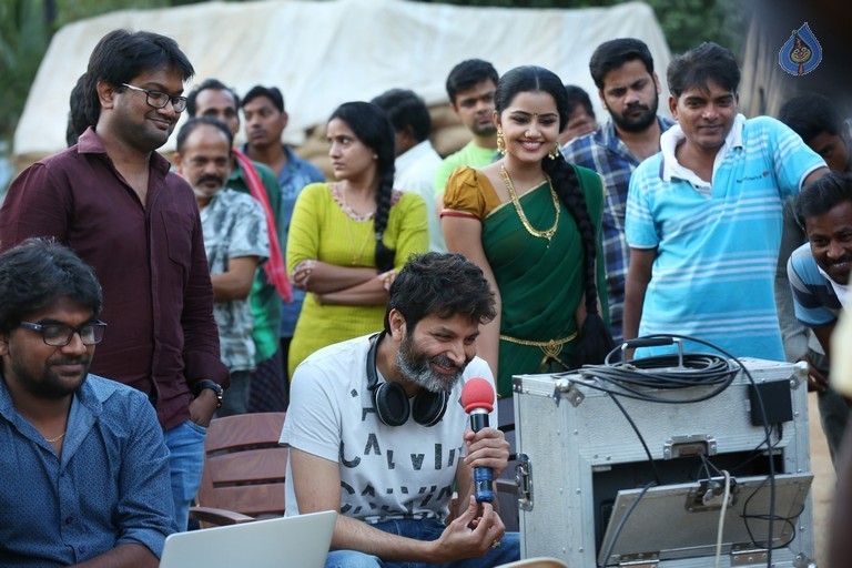 A Aa Movie Latest Posters and Photos - 25 / 57 photos