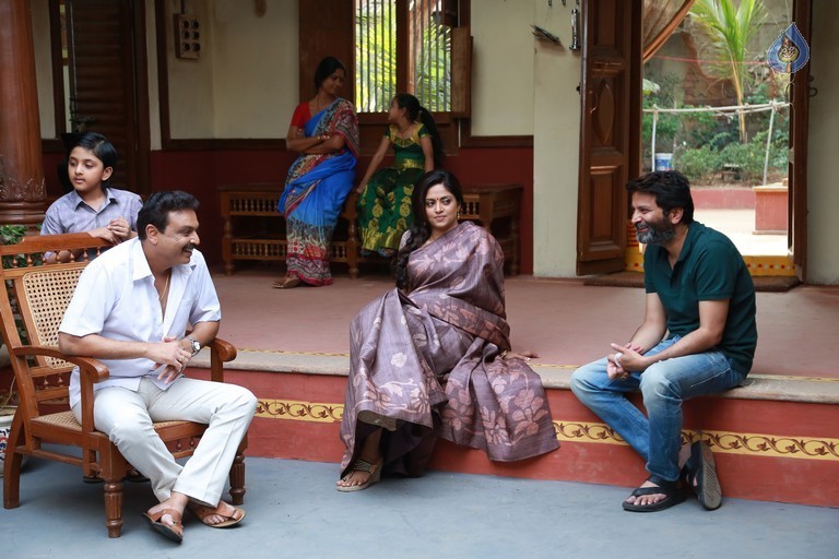 A Aa Movie Latest Posters and Photos - 48 / 57 photos