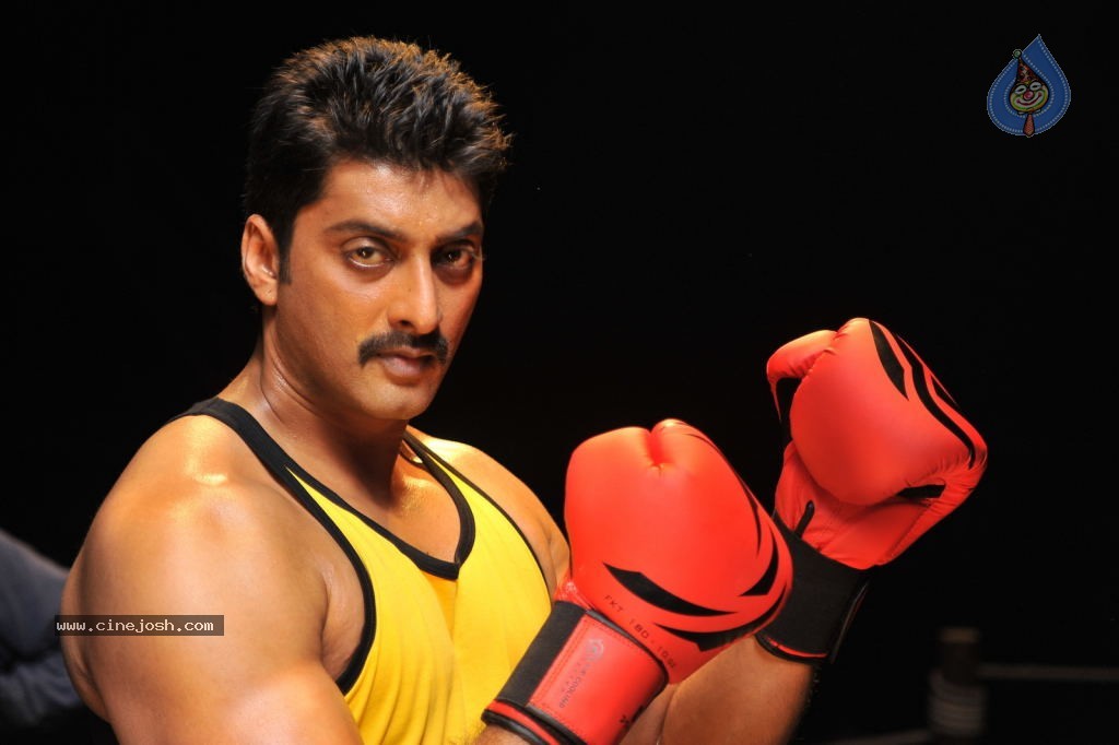 Aa Aiduguru Athade CM Movie Stills - 37 / 126 photos